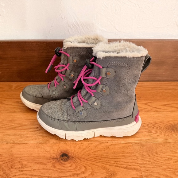 Sorel Explorer™ Lace WP in Quarry/Bright Lavender (Size 1 Little Kid) - Picture 3 of 10